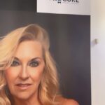 Saskia Thuot Instagram - Tous sur notre 36 pour la soirée Affaire papillon #noeudvembre pour amasser des fonds pour la recherche et encore plus, pour le cancer de la prostate. Grace à vous 1 250 000$ amassés au total. Merci 🙏🏼💙🦋 @procureqc @laurentproulx @marinabastarache @com_lou @kevinraphael21 @winston_mcquade @bertrandgodin @chloedufourlapointe @casinotte @chantalmachabee @andreanne_gauthier @ameliebruneaulongpre et encore + de beaux humains💙