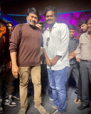 Sathvik Anand Bandela Instagram - THANKS GOD 🙏🙌 Chinapudu nenu @chiranjeevikonidela songs kee dance vese vadini,ayana vesina dress eh kavali ani golla chese vadini . Eeroju ayana naanu stage meedhaki pilichi nanu gurthu patti ashirvadhincharu,naaku Nijam gha namasakyam gha Ledhu 🥹 naaku ee goppa avakasani ichina maa director @sairazesh gariki elappudu runapadi untanu.Entho mandhi encourage cheyaka yagathali chesthuna days lo  naa talent nee gurthinchi BABY ane goppa cinema lo nanu pettaru thanks sir 🥹— @chiranjeevikonidela sir nenu oka mamulu insta and YouTube lo videos cheskune vadini,meeru eh platform ithe enti talent unodini gurthistharu encourage chestharu 🥹 Asalu meeru nanu stage meedhaki ramani pilavatam naaku serious gha ipatiki ardham kavatledhu sir 🥹🙏 Love u sir 😍 Andhuke apukolekha hug cheseskunanu 🥹 Meeru maaku oka inspiration sir 🔥 Thanks sir 🙏  Nannu epudu support chese maa @sknonline sir kee @ananddeverakonda anna love u anna 😍 … eeroju nenu marchipoleni roju nanu istapade valla andharu entha happy gha untaro ani think chesthe ne mind pani cheytla… meelo okadini Eeroju ilaa unanu,meee prema valle 💖🙏
