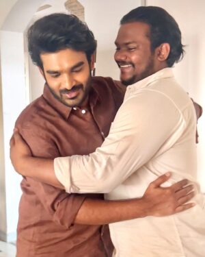 Sathvik Anand Bandela Instagram - @kiran_abbavaram anna mee #samathame movie kee naaku oka marchiponi memories unai 😍 Meeru naa videos enjoy chestharu ani chepinapudu I really felt happy 😃 Mana first promotion video manchi response ravali ani and mee new movie #vinarobhagyamuvishnukatha super hit avali ani heart full gha korukuntu itllu Mee kulapodu ♥️