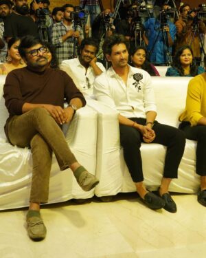 Sathvik Anand Bandela Instagram - THANKS GOD 🙏🙌 Chinapudu nenu @chiranjeevikonidela songs kee dance vese vadini,ayana vesina dress eh kavali ani golla chese vadini . Eeroju ayana naanu stage meedhaki pilichi nanu gurthu patti ashirvadhincharu,naaku Nijam gha namasakyam gha Ledhu 🥹 naaku ee goppa avakasani ichina maa director @sairazesh gariki elappudu runapadi untanu.Entho mandhi encourage cheyaka yagathali chesthuna days lo  naa talent nee gurthinchi BABY ane goppa cinema lo nanu pettaru thanks sir 🥹— @chiranjeevikonidela sir nenu oka mamulu insta and YouTube lo videos cheskune vadini,meeru eh platform ithe enti talent unodini gurthistharu encourage chestharu 🥹 Asalu meeru nanu stage meedhaki ramani pilavatam naaku serious gha ipatiki ardham kavatledhu sir 🥹🙏 Love u sir 😍 Andhuke apukolekha hug cheseskunanu 🥹 Meeru maaku oka inspiration sir 🔥 Thanks sir 🙏  Nannu epudu support chese maa @sknonline sir kee @ananddeverakonda anna love u anna 😍 … eeroju nenu marchipoleni roju nanu istapade valla andharu entha happy gha untaro ani think chesthe ne mind pani cheytla… meelo okadini Eeroju ilaa unanu,meee prema valle 💖🙏