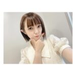 Satomi Sato Instagram - * * * 先日、母校である「東京アナウンス学院」の 体験入学ゲストトークにお邪魔してきました🌷 * * 卒業生ということで あれやこれやを今の私の目線で 皆さんに頑張って欲しいことや 私自身が今もタメになっている授業 考え方、学生時代のことなどなどなど お話しさせていただきました…！ * * 普段のお仕事よりも すごくすごく緊張してしまう ゲストトークなのですが（笑） 在校生MCのお2人が、とっても朗らかに進行してくれたので 安心できました✨✨なんて優秀な後輩なのでしょう…！ おふたりとも、ありがとうございました😊 * * 校内には、出身者のお名前や出演作のポスターが ずら〜〜〜りと飾られていました…！ 知ってる人や仲の良い人、あと家族も（笑）。 この人も卒業生なの！？とびっくりするような方もいて 改めて、すごい学校だな〜✨と感動です。 けいおん！のポスターも ずっとずっと掲示してくれてて嬉しい…💛 ありがとうございます！ * * * 夢を追いかける皆さんにとって ためになるお話が出来ていたら嬉しいな。 いつか、スタジオでお会いしましょうね！ * * * #東京アナウンス学院 #アナ学 #体験入学 #卒業生 #ゲストトーク #緊張しました 🌀 #けいおん の #ポスター #発見 ！ #佐藤聡美