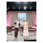 Satomi Sato Instagram - * * * TVアニメ「#氷菓」 10周年記念フィルムコンサート ～神山高校の小さな音楽会～ ご来場・ご視聴くださった皆様 ありがとうございました🌸🌸🌸 * * 10年という時を経て また千反田えるちゃんに会えたこと 皆様の前で彼女を演じられたこと 「古典部の屈託」の復活 どれも全て奇跡みたいな出来事で ずっと気持ちがふわふわしていました。 長い間「氷菓」を愛してくださる皆様のお陰です。 本当にありがとうございました。 * * 「10年」というものに、漠然とした不安を感じていましたが 集まってくださった当時のスタッフさんたち 阪口さん、ChouChoさん、田中公平先生 見に来てくださったたタスクオーナー先生 オーケストラの皆さんが奏でる音楽 そしてファンの皆様のお陰で 自分でも不思議なほど、きゅーっと当時の気持ちが蘇ってきて 自然とえるちゃんになれました。 皆様の力は偉大ですね！ * * そうそう！実は、今回、なななんと！ ChouChoさん楽屋が一緒だったのですが 何を隠そう、ChouChoさんのデビュー前から ずっとずっとファンだったので オタクを隠しきれずずっとソワソワしていました。笑 そんな私に、優しく声をかけてくださり たくさんお喋りしてくださった女神ChouChoさん😭✨✨ 一緒に撮った写真は宝物です✨ 初めて生で「優しさの理由」を聴くことが出来て 舞台袖でずっと涙目なわたし。。。 素敵な歌声に、思わず会場から手拍子が生まれて その光景に感動してじ〜〜んとしていました。 最高すぎた。。。 * * 衣装のお話はブログの方で あれやこれやお話ししているので 宜しければ、そちらもご覧ください(*^^*) * * 「わたし、気になります！」 も 久しぶりに沢山言いました。笑 あの、なんか突然なんですけど 私は千反田えるという女の子が 大好きで大好きで大切でたまらんのです。 ふとした折に思い出しては 彼女に想いを馳せることもしばしば。 ずっと笑っていてほしいし 芽生える無数の探究心を大切に のびのび生きていてほしい。 そんな風に考えてしまうくらい大好きで それと同じくらい「氷菓」という作品も大好きなのです。 氷菓は、大好きな最高のスタッフさんたちと一緒に 大切に作り上げた作品です。 イベントの日に感じた皆様の氷菓への想いは きっと絶対作品制作に関わった全ての方に届いているはずだと 私は思います。 名作は色褪せない。 私が言わなくっても きっと、この先もずーーーっと氷菓は 沢山の方に愛されて続ける作品になるんだろうな(*^^*) * * いつか、また同窓会みたいに 皆様と集まれる日がきたらいいですね。 それまでどうかお元気で🌸 * * * #氷菓10周年 #氷菓音楽会 #阪口大助 さん #choucho さん #田中公平 先生 #オーケストラ #フィルムコンサート #千反田える #佐藤聡美 #🌸