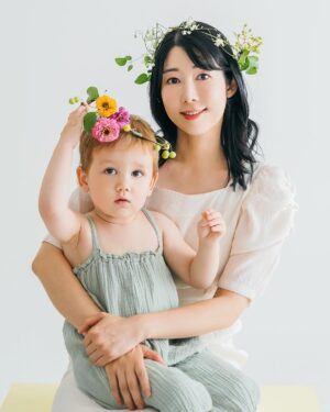 Sayuri Fujita Instagram - 🌱🌿🍀☘️🍃🌲thanks to @peekaboo_pics #familyphotography