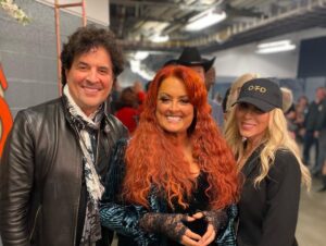 Scott Borchetta Instagram - What a week for our amazing women of Country!!! @wynonnajudd took us on a rollercoaster of amazing music, emotions & memories. I had the amazing fortune to work with Wy on her first two solo albums - some of the best 90’s  country!  Was so great to see her doing what nobody else can.  Special guests @trishayearwood @martinamcbride #brandycarlisle helped remove the roof of the @bridgestonearenaofficial @jwowen
