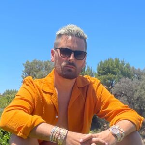 Scott Disick Instagram - Just another day being a lord. Ain’t always easy. Thanks for the shine @leoglore
