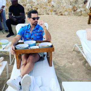 Scott Disick Instagram - Just trying to eat