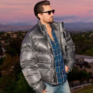 Scott Disick Instagram - chilling at the Holiday Inn!
