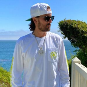 Scott Disick Instagram - Summer lovin with my new necklace just in case I forget my name. Big thanks to @dreamjewelers