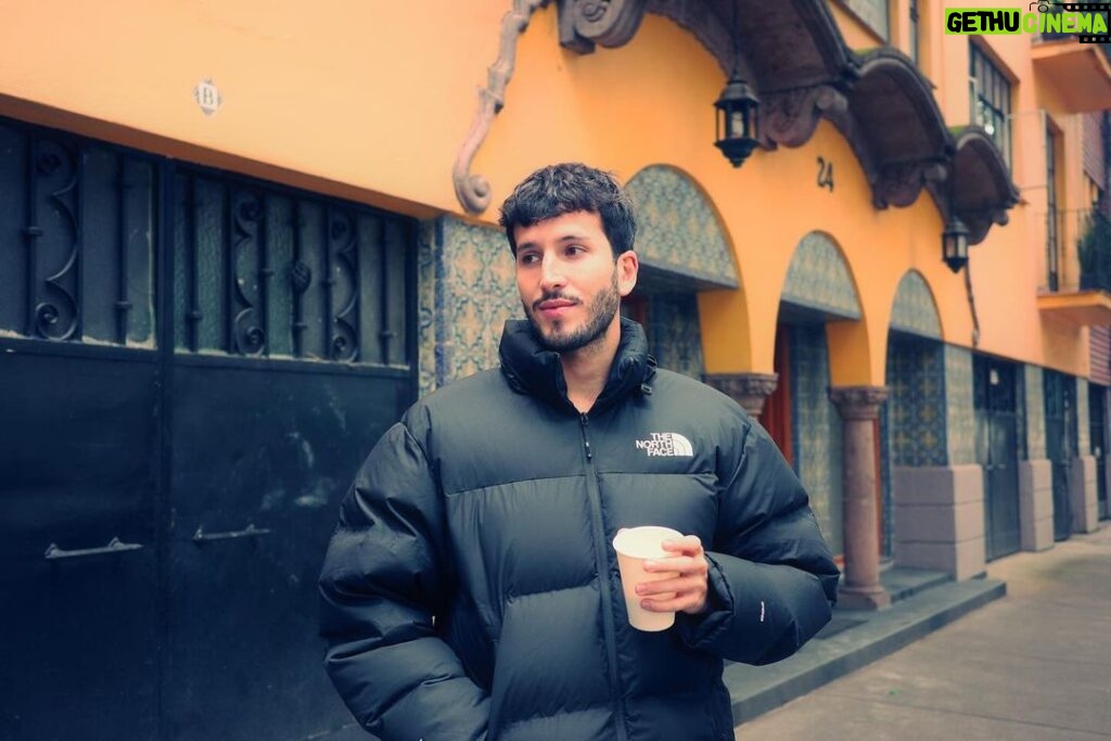 Sebastián Yatra Instagram - unos retratos de hoy 🪅 Ciudad De México