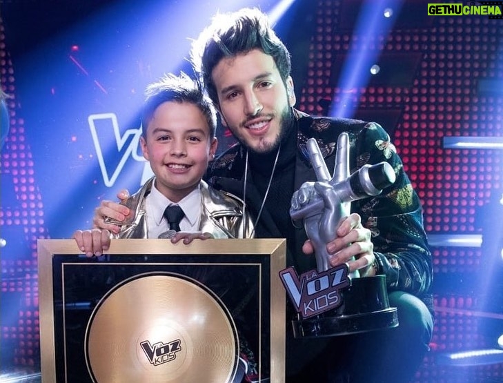 Sebastián Yatra Instagram - 2018 vs 2023 🔥🫶🏻✨ @lavozkids @lavozkidscolombia 🏆🏆🙏🏻 Madrid, Spain