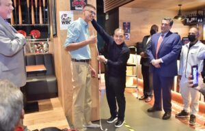 Sebastian Fundora Instagram - I want to Thank again @wbcmoro and everyone else for welcoming my team and I to the WBC family. It was an honor being a guest there today at WBC’s “Martes de Cafe” .  This year has been an incredible one, and we’re not even half way done. Sky’s the limit!! #thetoweringinferno #wbcboxing #mexicocity