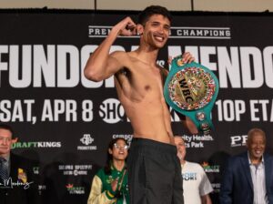 Sebastian Fundora Instagram - TIME TO WORK 🔥🔥🔥
#toweringinferno #showtimeboxing #premierboxingchampions