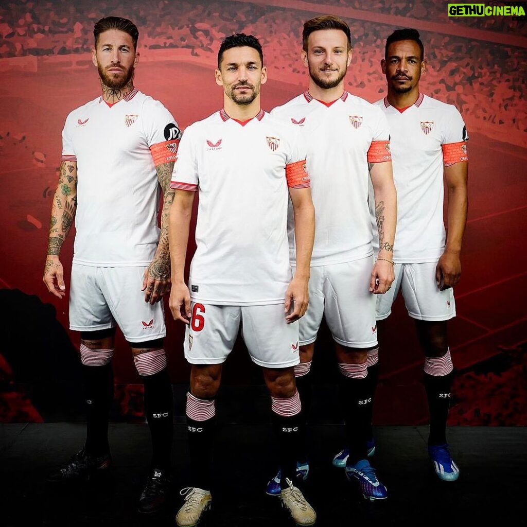 Sergio Ramos Instagram - Es un orgullo compartir la capitanía con vosotros.! Vamos mi Sevilla ! ♥️🤍⚽️ @sevillafc #sevillafc #vamosmisevilla #nuncaterindas #rakitic Seville, Spain