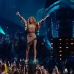 Shakira Instagram - Here’s to an amazing 2024!