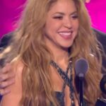 Shakira Instagram – Una loba como yo siempre escoge la familia / A she wolf will always choose her family