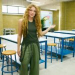 Shakira Instagram – Estoy feliz de haber podido inaugurar otra escuela en Barranquilla, El Colegio Nuevo Bosque atenderá a más de mil niños, gracias como siempre a nuestros aliados que hicieron esto posible! El Bosque, Barranquilla