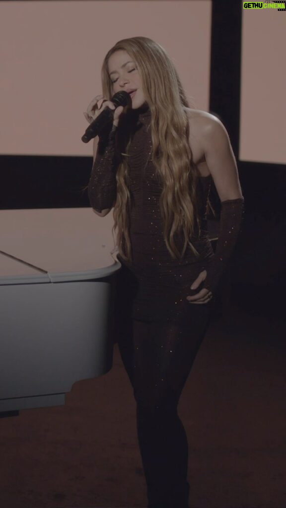 Shakira Instagram - Acróstico en vivo para #LOS40MusicAwardsSantander