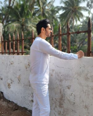 Shakti Arora Instagram - Yes I am not the same anymore.. coz m better..🫶🩶🤍💫
.
.
#shaktiarora