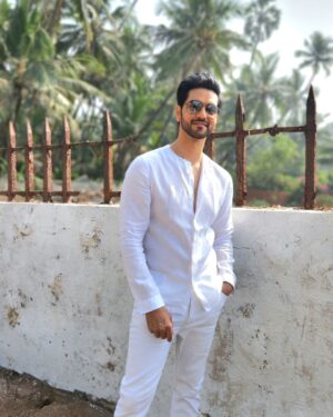 Shakti Arora Instagram - Yes I am not the same anymore.. coz m better..🫶🩶🤍💫
.
.
#shaktiarora