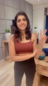 Shalini Balasundaram Instagram - FDFS at Nu sentral guys. See you all there. Vinveli Devathai from 21st September #shalinibalasundaram #vinvelidevathai Selangor