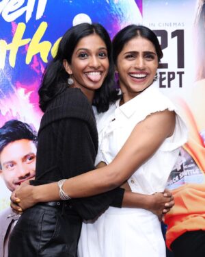 Shalini Balasundaram Instagram - So much of love for Vinveli Devathai movie. Lots of love from us to you too guys.. #shalinibalasundaram #vinvelidevathai #storyfilms