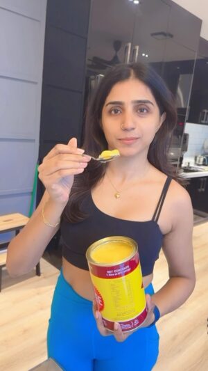 Shalini Balasundaram Instagram - Comment below if you know what am I consuming?
I take this as my health booster daily 
#shalinibalasundaram #healthylifestyle #naturalfood