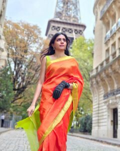 Shalini Balasundaram Instagram - This is an incredible birthday. Thank you @sathish_natarajan mama for this beautiful gift. Love you 🥰 so much. #shalinibalasundaram #couplegoals #birthday #paris #travelgram #eiffeltower Paris Effiel Tower