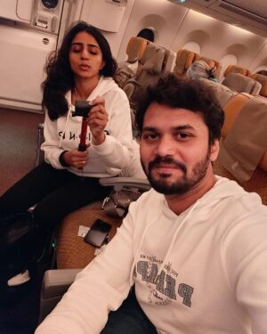 Shalini Balasundaram Instagram - Mentally still living my vacation mode. @sathish_natarajan #shalinibalasundaram #couplesgoals #travelgram #paris