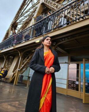 Shalini Balasundaram Instagram - This is an incredible birthday. Thank you @sathish_natarajan mama for this beautiful gift. Love you 🥰 so much. #shalinibalasundaram #couplegoals #birthday #paris #travelgram #eiffeltower