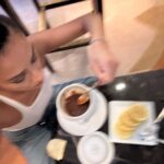 Shay Mitchell Instagram - 🤳🏼