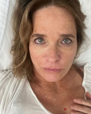 Sheila Kelley Instagram - It’s been six months. Sad today. 

#grief #mamie #missingmysister