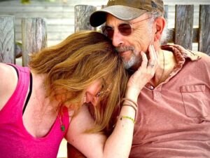 Sheila Kelley Instagram - 💔🌟 Love's Journey 🌟💖
⠀⠀⠀⠀⠀⠀⠀⠀⠀
Yes he makes me laugh but he also has the capacity to make me cry. Love moves through peaks and valleys. Even 34 years in. If I told you anything else it would be a lie.  Epic love unveils the beauty of the human experience over and over again. ❤️✨🌤️
⠀⠀⠀⠀⠀⠀⠀⠀⠀
Epic love is a tapestry of emotions—an intricate fusion of joy, heartache, and everything in between. It is an enchanting dance between two souls. Through love we discover the capacity to give and receive with resilience. 🌺🤝💞
⠀⠀⠀⠀⠀⠀⠀⠀⠀
Embrace the journey, cherish the lessons, and bask in the knowledge that throughout life, when you commit to love, love conquers all. 🌹💕
⠀⠀⠀⠀⠀⠀⠀⠀⠀
#longtimelove #EpicLove #EmbraceTheJourney #LoveConquersAll