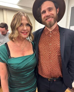 Sheila Kelley Instagram - Meeting one’s heroes can be a mind altering experience. Take this past weekend…

It was a magical tumble down into the wonderland of Washington DC where Saint Paddy’s Day met the luck of the Irish.🍀

Richard and I were invited to The White House to celebrate. On Thursday night, we attended an event at the Irish Embassy where we had the honor of meeting the Irish Ambassador and the Irish Taoiseach, @leovaradkar. Friday was at the East Wing, ending with a beautiful concert by @niallhoran. A reception followed and then an otherworldly performance at the Kennedy Center with Irish artists, dancers, poets, and singers.

The moments of meeting my heroes happened twice. First with @speakerpelosi, a woman who has made such a powerful mark on the world. A woman of integrity strength and resilience in the face of utter insanity. To be in her presence was awe striking. I had no words! The words simply left my tongue. And I stood in front of her like a happy puppy with a smile on my face, tongue hanging out, until I faintly squeezed out, “You are phenomenal!”

The second meeting of heroes moment was backstage at the Kennedy Center. When I realized that the person that had just been singing the James Vincent McMorrow version of the song Higher Love, was indeed actually @jamesvmcmorrow… Again, no words came. He said ,“Hello I’m James” and I said “yea…Vincent McMorrow” - like an idiot I finished his full name for him. And then finally breaking the awkward moment was my husband who came over and said “She’s a big fan.”

I did finally speak to both of them and the rest of the evening with Nancy and James was terrific. In this strange time of history, with so much antagonism and chaos and cacophony of attention, it was such a beautiful experience to be grounded by these people who exemplify the genius and the humanity of what it means to be alive in these bodies at this time.