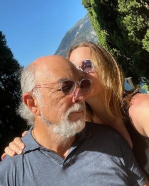Sheila Kelley Instagram - How do you love each other? I just held a workshop on how to amplify your masculine and feminine energy to love deeper. There were 3,000 people on the @mindvalley zoom call. It was so beautiful to watch the chat fly by with humanity, love, respect, and intrigue. What touched me the most were the comments asking for more clarification about love. About being seen in a world that is full of “too much”. Too much input, too much advice, too much direction, too much angst, too much desperation. It’s simple really: Love lives in the quiet moments of connection between you and your beloved. And when I say “your beloved” I am referring to any person with whom you share any kind of love. It could be the love between friends or the love between lovers. But the knowing connection in eye to eye contact - that moment where you spend an extra two seconds looking into each other’s souls, that moment is sizzling, and heart opening and soul inspiring. Try it today. Maintain eye to eye connection with someone and feel your entire being elevate for just that moment. But know the impact will ripple throughout your life. 
⠀⠀⠀⠀⠀⠀⠀⠀⠀
For us it’s a New year, deeper love. ❤️❤️❤️ 
⠀⠀⠀⠀⠀⠀⠀⠀⠀
If you want to know more about how we love and have loved for 34 years? Comment with a kiss below… 💋 And ask me anything you’d like!