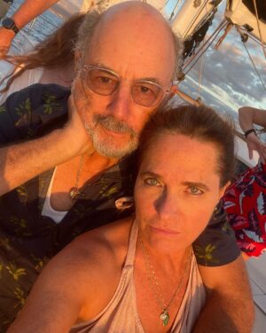 Sheila Kelley Instagram - We so in love. Do I want to punch him sometimes? Um, yeah. Does he drive me batshit crazy in moments? Oh, you bet. But he’s the soul carver love of my life. With him I’m better. I’m smarter. I’m more challenged. I’m brought to my knees and I grow. And grow, and grow. Beyond anything I thought. He helps me carve away all the noise, all the “shoulds” and “supposed tos” to get to the true essence of myself. 
⠀⠀⠀⠀⠀⠀⠀⠀⠀
Find someone who is your champion in life. Someone who will lift you up when everyone else is breaking you down. 
⠀⠀⠀⠀⠀⠀⠀⠀⠀
That’s a soul carver.