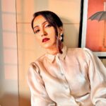 Shibani Bedi Instagram - Killing you softly 💫✨💫 . . Styled by @instashaikme Makeup and hair by @shine_and_shadow_ . . . #ootd #potd #wedding #weddingseason #shibanibedi