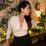 Shibani Bedi Instagram - Attended the @cocacola_india Christmas parrrty dressed like a basic ornament Thank you for having me @cosmoindia @fetch_india . . #christmas #xmas #cocacola #shibanibedi Soho House