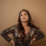 Shibani Bedi Instagram - If ‘Baby Doll Mein Soney Di’ was a person 😎 Thank you, @myntra @graziaindia @mehernaazdhondy for having me last night ✨✨ Wearing @houseoffett Styled by @aprajitapuri HMU @shine_and_shadow_ 📸by @albert.jacob.antony . . . #grazia #awards #myntra #shibanibedi #fashion #creator #contentcreator