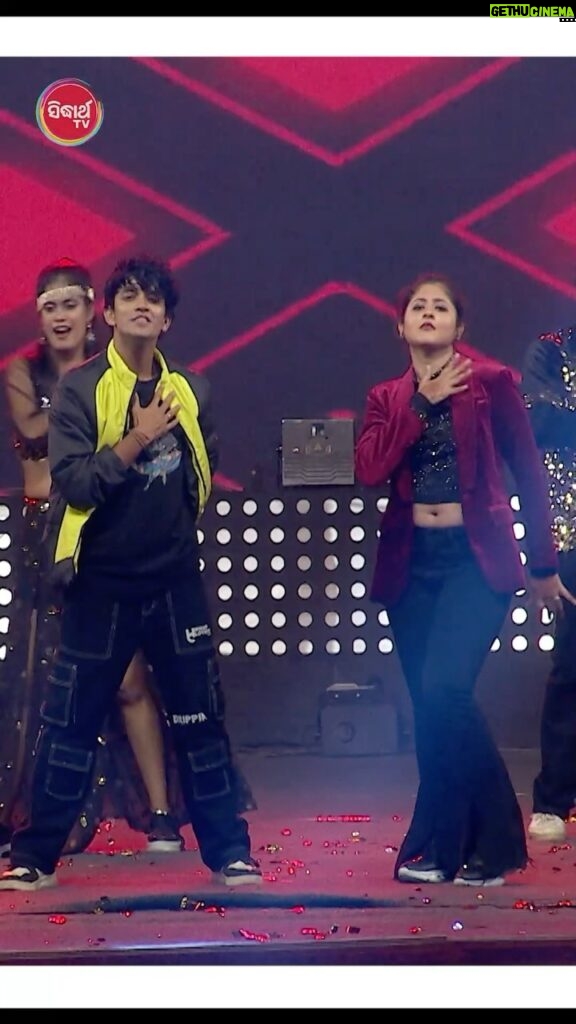 Shivani Sangita Instagram - Dancing Star #Sailendra & Barbie Doll Sivani’s electrifying performance on stage. Don’t miss NAMAN on 31st Dec at 6 PM on Sidharth TV. Odia Cine Stars unite to honour Odisha Police at Naman 2023. Witness the brilliance as they dance, sing, and share laughter on this star-studded night On 31st December at 6 PM. exclusively on Sidharth TV. 🌟🎉 #NAMAN #OllywoodCineStars #PoliceForceCelebration #HappyNewYear #Ollywood