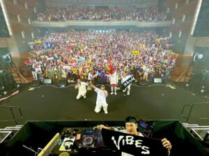 Shonan no Kaze Instagram - TOUR FINAL!!!!

2023.7.02
Thank you Hiroshima!!

Road to 2023.8.12 YOKOHAMA STADIUM 

@redrice134 
@waka__danna 
@shockeye_official 
@voicemagicianjp 
@bksound