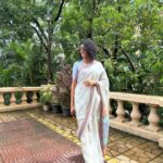 Shraddha Musale Instagram - I think these days, I am just looking for opportunities to wear sarees. It's truly a wonderful feeling 😻 #sareelove #cottonsaree #linensarees #greysaree #indianwear