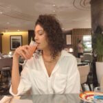 Shraddha Musale Instagram - Guys, have to tell you about a lovely restaurant at Juhu beach by @hyattcentricjuhu called #Sesame . Beautiful decor, very interesting drinks, and you'll definitely enjoy and have fun with the cuisines. Most surprisingly, well priced! #interestingrestaurant #restaurantsofmumbai #juhubeach #foodstagram Hyatt Centric Juhu
