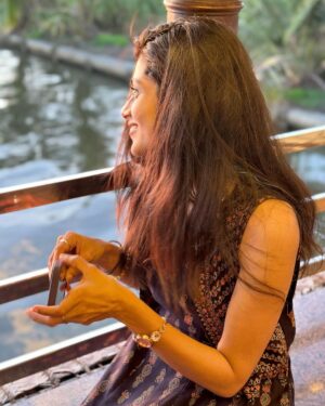 Shruthi Rajanikanth Instagram - Some candid clicks 😍😍 thank you nathoo @aswathysreekanth for the click ❤️❤️❤️💕