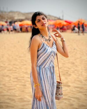 Shruthi Rajanikanth Instagram - GoAn beach and LoSt bUtTerFlY 🦋✨

costume @zaan_hijabs