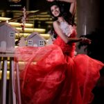 Shruthi Rajanikanth Instagram - Let all your prayers come true ✨✨✨Merry christmas Smart fashion world makeup club Christmas photoshoot 💄Makeup @makeover_by_ashakesav @sreepriyag2020 @smart_makeup4083 @smart_fashions_world 📸@arjun_surendranathan 👗 @sherin7215 Marine Drive, Kochi, Kerala