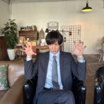 Shuichiro Naito Instagram – 明日放送の「ハイエナ」第4話に
片寄くん演じる佐々石のマネージャーの国枝として出演します。

2人が壁を乗り越えようともがく姿を是非ご覧ください。
片寄くんとは3回目の共演です。
ハッピー☺️

#ハイエナ