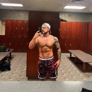 Simon Kippen Instagram - 2023. Heaviest. Hungriest. Just #EmbraceTheChange
.
#workinprogress