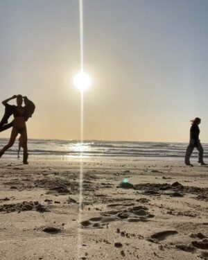 Sisse Marie Instagram - Sun ☀️ 

If you've been with me for a while, you know I love the sun ☀️ and chasing sunsets.
So, to the sun, thank you. 🙏🏻

Thank you for bringing us hope and vitality every day, and for painting the world in such beautiful colors. Thank you for reminding us to slow down and appreciate the beauty of the world around us. 

#chasingsunsets #gratefulforthesun #icantgetenough #spring