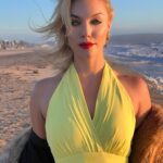 Sisse Marie Instagram - Be the light… You can’t fight darkness with darkness. ☀️ 📸 @kaspervejloe #light #darkness #shinebright #keepthevibehigh #oldhollywood #sunset