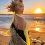 Sisse Marie Instagram - Be the light… You can’t fight darkness with darkness. ☀️ 📸 @kaspervejloe #light #darkness #shinebright #keepthevibehigh #oldhollywood #sunset